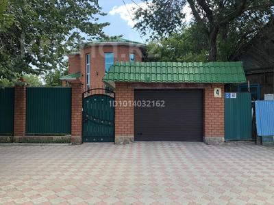 Жеке үй · 12 бөлме · 450 м² · 6 жүзд., Ескі қала, Айтеке би 4 — Айтеке би мен Герцен қиылысында, бағасы: 600 000 ₸ в Актобе, Старый город