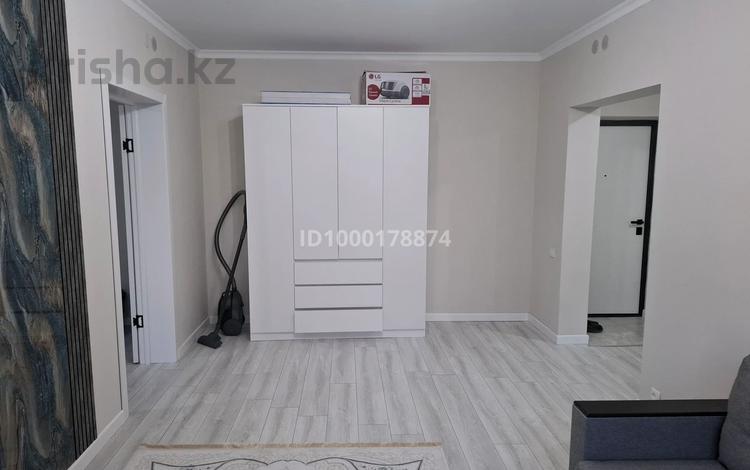 2-комнатная квартира · 54 м² · 2/18 этаж, Вдоль ул. 37 39 за 250 000 ₸ в Астане, Есильский р-н — фото 2