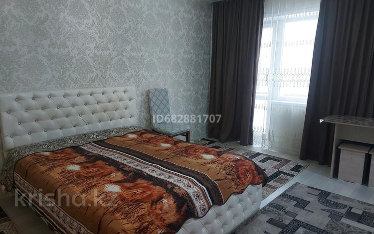1-комнатная квартира · 32 м² · 2/5 этаж, Кабанбая Батыра 120 за 10 000 ₸ в Усть-Каменогорске — фото 55