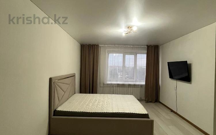 1-комнатная квартира · 34.1 м² · 5/9 этаж, ВАЛИХАНОВА — СКВЕР ПОБЕДЫ за 18.5 млн ₸ в Семее — фото 2