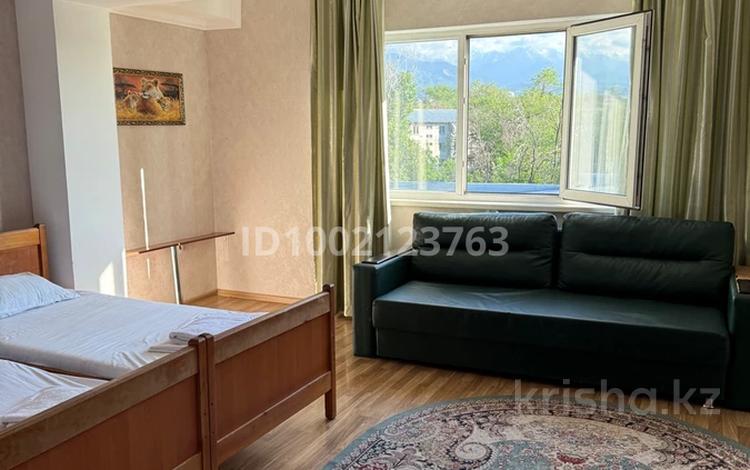 1-бөлмелі пәтер · 30 м² · 2/6 қабат, №2 ш/а. 38в, бағасы: 10 000 ₸ в Алматы, Ауэзовский р-н — фото 2