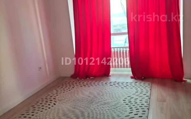 3-комнатная квартира · 80 м² · 3 этаж, Жунисова 2/13 к1-27 за 250 000 ₸ в Алматы, Наурызбайский р-н — фото 2