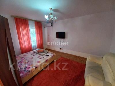 1-бөлмелі пәтер · 50 м² · 1/9 қабат, Нұрсая ш/а. 115, бағасы: 10 000 ₸ в Атырау, мкр Нурсая