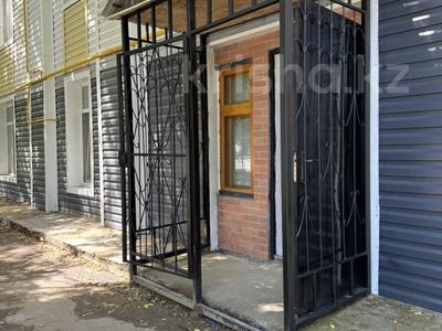 Свободное назначение, офисы, магазины и бутики, общепит, салоны красоты, фитнес и спорт, медцентры и аптеки, образование · 50 м² за 200 000 ₸ в Уральске