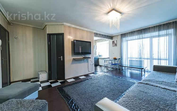 2-комнатная квартира, 44 м², 3/4 этаж помесячно, Ермекова за 160 000 〒 в Караганде, Казыбек би р-н — фото 2