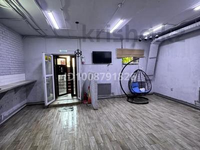 Офисы, магазины и бутики, склады, общепит, салоны красоты · 92 м² за 26 млн ₸ в Астане, Есильский р-н