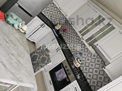 2-бөлмелі пәтер · 60 м² · 1/5 қабат, мкр. Алтын орда 11 д корпус 2, бағасы: 180 000 ₸ в Актобе