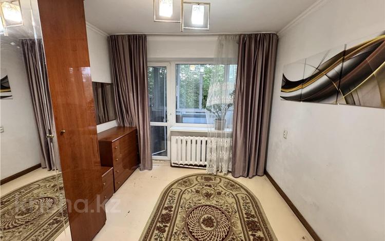 1-комнатная квартира · 30 м² · 3/5 этаж, мкр Юго-Восток, Пр. Строителей за 13 млн ₸ в Караганде, Казыбек би р-н — фото 2