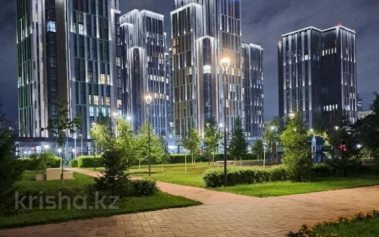 7-комнатная квартира · 231 м² · 17/18 этаж, Ул.Акмешит 1 за 280 млн ₸ в Астане, Есильский р-н — фото 2