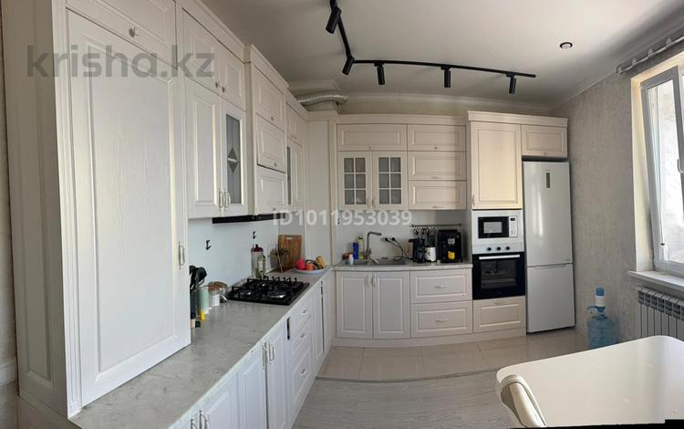 2-бөлмелі пәтер · 70.2 м² · 9/10 қабат, Сатпаева 30В — Гидро, бағасы: 190 000 ₸ в Таразе — фото 2