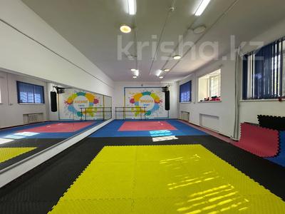 Кеңселер, білім орталықтары, ойын-сауық · 663 м², бағасы: 130 млн ₸ в Семее