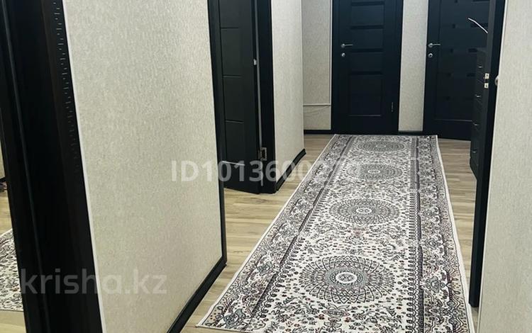 3-комнатная квартира · 77.7 м² · 4/10 этаж, мкр 12 60 за 30.5 млн ₸ в Актобе — фото 2