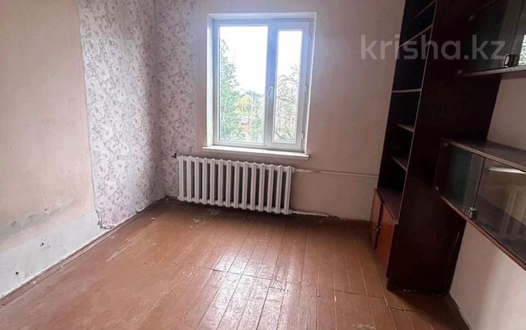 2-комнатная квартира, 43 м², 4/4 этаж, 2 мкр 24 за 9.5 млн 〒 в Талдыкоргане, мкр Жетысу — фото 2