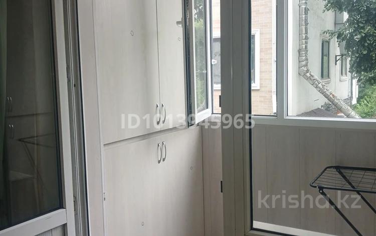3-комнатная квартира · 62 м² · 2/5 этаж, мкр Тастак-2 50 за 300 000 ₸ в Алматы, Алмалинский р-н — фото 2