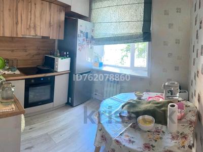 2-комнатная квартира · 53 м² · 1/5 этаж, Майкудук 82/2 — Кузембаева за 16.5 млн ₸ в Караганде, Алихана Бокейханова р-н