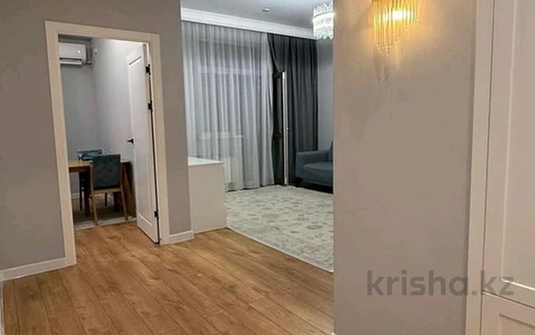 2-комнатная квартира · 60 м² · 8/15 этаж, 17-й мкр 6 за 300 000 ₸ в Актау — фото 2