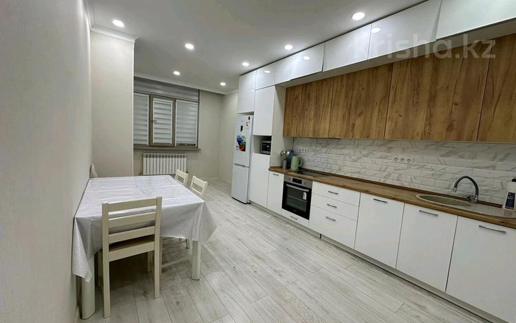 2-бөлмелі пәтер · 85 м² · 5/16 қабат, 17-ш/а. 32/1, бағасы: 300 000 ₸ в Актау, 17-й мкр — фото 3