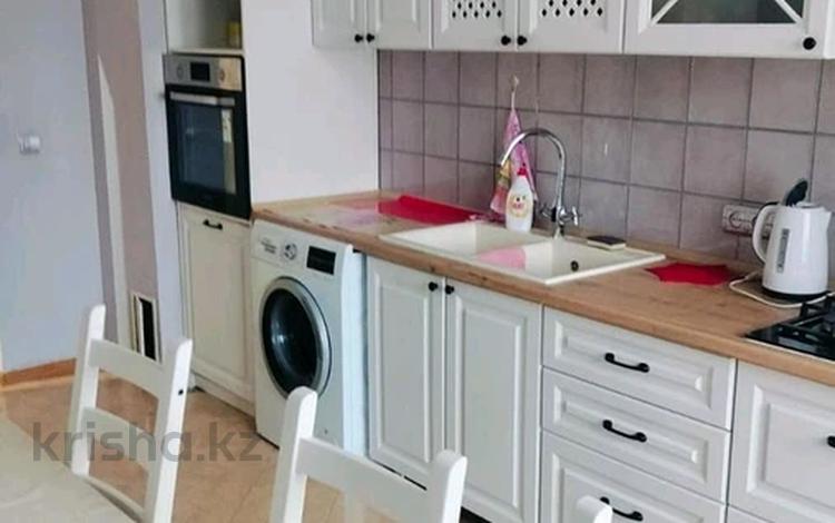 2-комнатная квартира · 80 м² · 4/9 этаж, Сатпаева — Тайманова за 200 000 ₸ в Атырау — фото 2