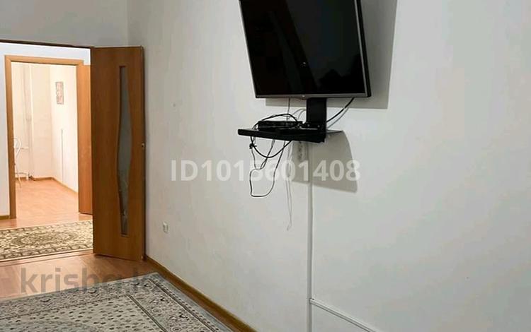 2-комнатная квартира · 74 м² · 2/5 этаж, мкр Нурсая 67 за 220 000 ₸ в Атырау — фото 2