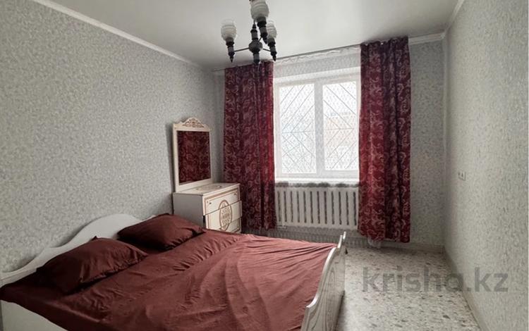 2-бөлмелі пәтер · 60 м² · 2/5 қабат, мкр 8 60/2 — Абулхайыр Хан 60/2, бағасы: 10 000 ₸ в Актобе — фото 2