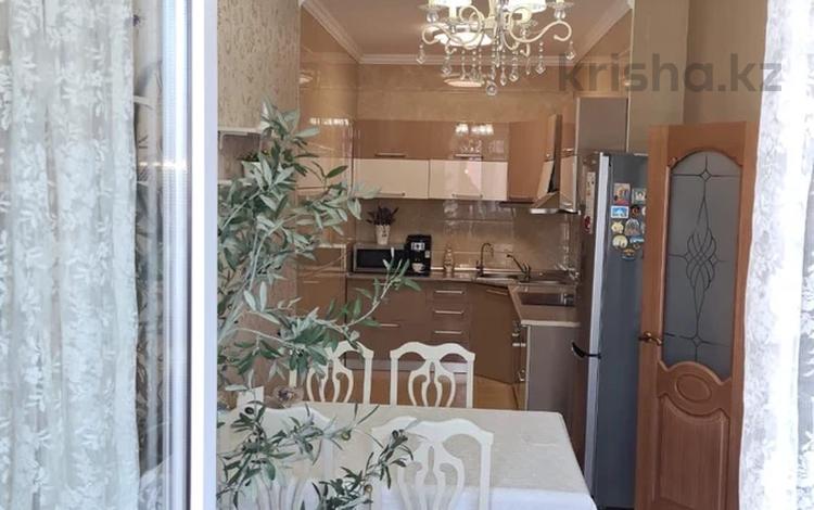 2-бөлмелі пәтер · 90 м² · 5/16 қабат, Абая 150/230 — Абая Тургут-Озала, бағасы: 69 млн ₸ в Алматы, Бостандыкский р-н — фото 8