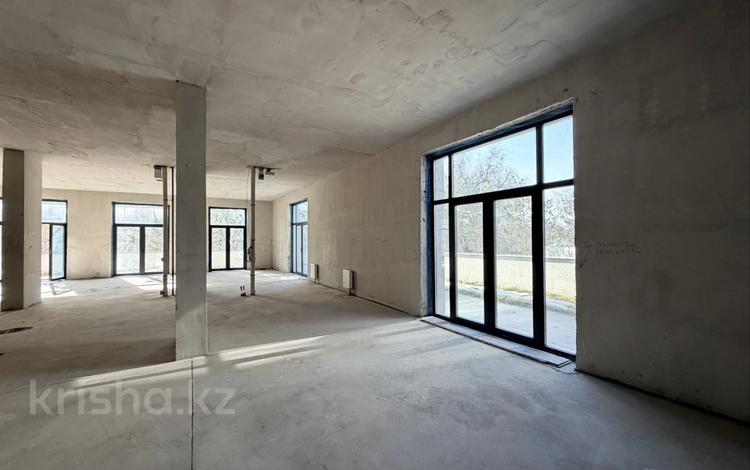 5-комнатная квартира · 205.6 м² · 1/3 этаж, Ондасынова за 308.4 млн ₸ в Алматы, Медеуский р-н — фото 2