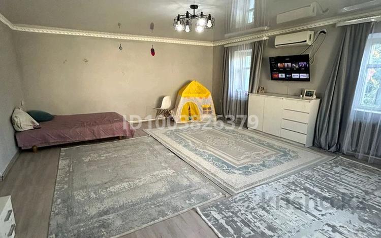 Отдельный дом · 4 комнаты · 100 м² · 6.5 сот., Галыма Ахмедиарова 8 — Джамбула за ~ 26.6 млн ₸ в Уральске — фото 2