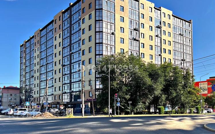 3-комнатная квартира · 83 м² · 11/11 этаж, мкр Айгуль, Улица Ульяны Громовой 18 — рядом торговый дом Турист, поликлиника Талап за 28 млн ₸ в Уральске — фото 2