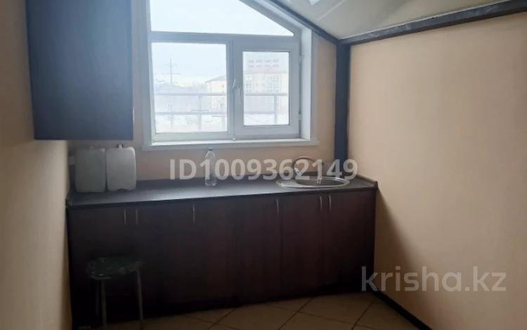 Свободное назначение, кабинеты и рабочие места · 100 м² за 100 000 〒 в Караганде, Казыбек би р-н — фото 2