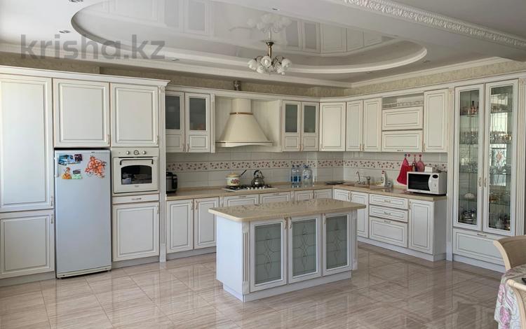 4-комнатная квартира · 240 м² · 3/5 этаж, мкр Болашак, Бокенбай батыра за 72 млн ₸ в Актобе — фото 5