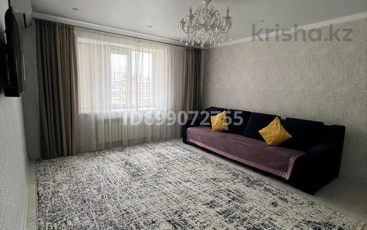 3-комнатная квартира · 100 м² · 5/10 этаж, мкр Кадыра Мырза-Али, Абулхаирхана 177 — Площадь Первого президента-ТРЦ ОРАЛ за 25 000 〒 в Уральске — фото 9