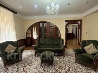 4-комнатная квартира · 220 м² · 2/5 этаж, мкр Самал-2 12 — Достык Жолдасбекова за 999 999 〒 в Алматы, Медеуский р-н