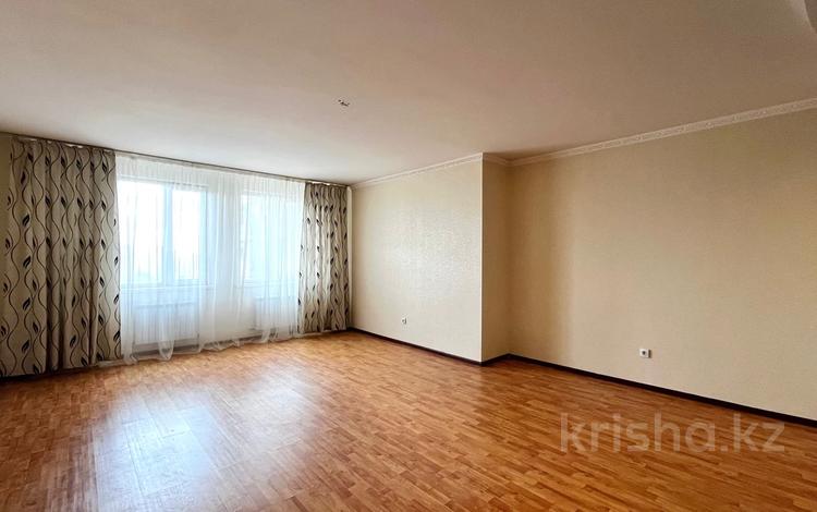 3-бөлмелі пәтер, 113 м², 10/17 қабат, Кенесары 52 — Валиханова, бағасы: 39 млн 〒 в Астане, р-н Байконур — фото 2