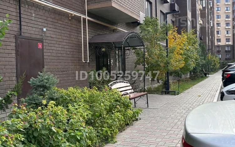 3-бөлмелі пәтер · 100 м² · 3/9 қабат, мкр Нурсая, Т. Жумагалиева 10 — Учебного центра Аджип, бағасы: 45 млн ₸ в Атырау — фото 14