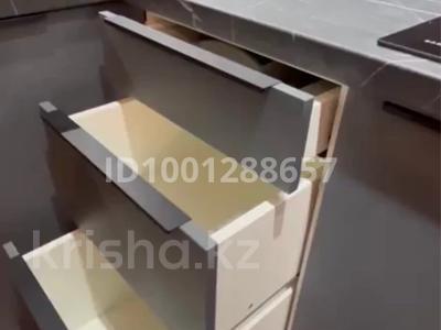 Продажа квартир в Акмолинской обл.: 3-комнатная квартира · 90.2 м² · 2/9 этаж, Н.Назарбаева 121 за 60 млн 〒 3-комнатная квартира · 90.2 м² · 2/9 этаж, Н.Назарбаева 121 за 60 млн 〒 в Кокшетау