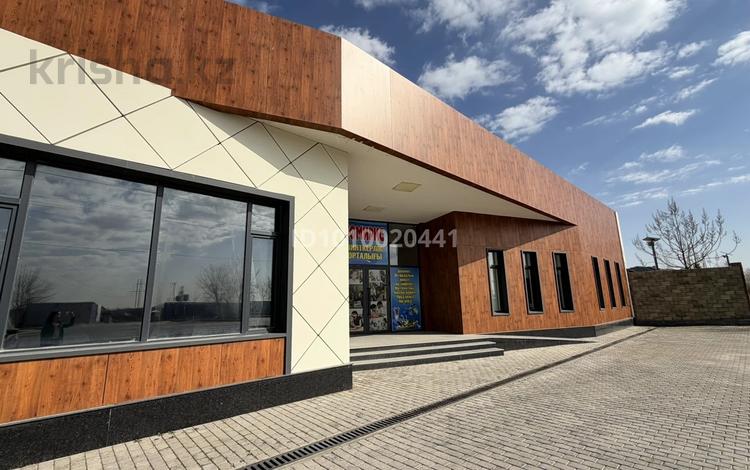 Кеңселер, дүкендер мен бутиктер, қоғамдық тамақтану орны, сұлулық салондары, фитнес және спорт, медорталықтар мен дәріханалар, білім орталықтары, конференц-залдар, кабинеттер және жұмыс орындары, студиялар · 262 м², бағасы: ~ 1.3 млн ₸ в Шымкенте, Каратауский р-н — фото 2