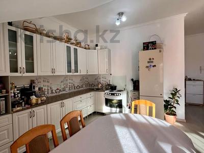 2-комнатная квартира · 83 м² · 4/4 этаж, Дружбы народов 2 за 29.8 млн 〒 в Усть-Каменогорске