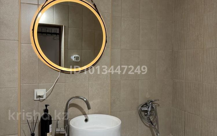 2-бөлмелі пәтер · 47 м² · 1/3 қабат, Жибек Жолы 153/8 — Шарипова, бағасы: 300 000 ₸ в Алматы — фото 2
