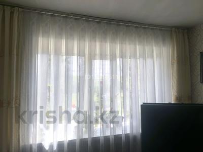 3-комнатная квартира · 54 м² · 2/5 этаж, Бирюзова 1 — Магнитогорская за 13 млн 〒 в Караганде