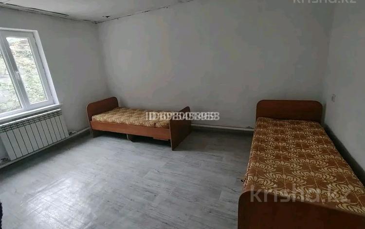 Отдельный дом · 2 комнаты · 40 м² · 9 сот., мкр Калкаман-2, Мкр Калкаман-2ч тайторы батыра 141 за 250 000 ₸ в Алматы, Наурызбайский р-н — фото 2
