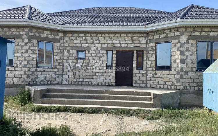 Отдельный дом · 4 комнаты · 186.6 м² · 10 сот., мкр Балауса, Рыскали Хасанов 45 за 35 млн ₸ в Атырау — фото 2