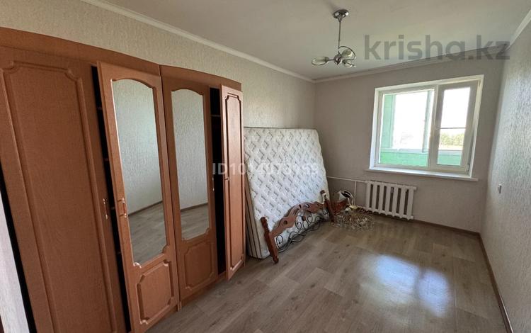 2-комнатная квартира · 55 м² · 5/5 этаж, мкр 4 25 за 14.5 млн ₸ в Уральске — фото 14