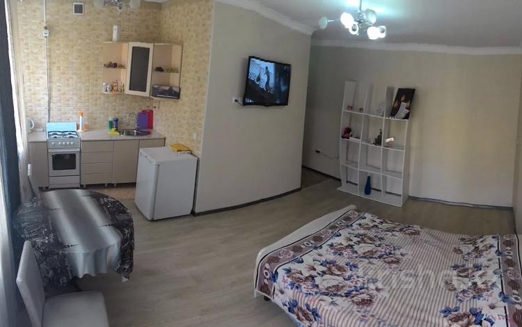 1-комнатная квартира, 35 м² посуточно, Мира 17 за 13 000 〒 в Караганде, Казыбек би р-н — фото 9