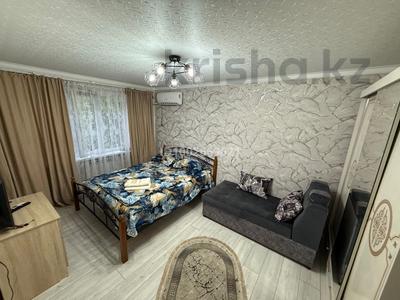 1-комнатная квартира · 29 м² · 2/5 этаж, Момышулы 4а за 13 000 ₸ в Шымкенте, Аль-Фарабийский р-н