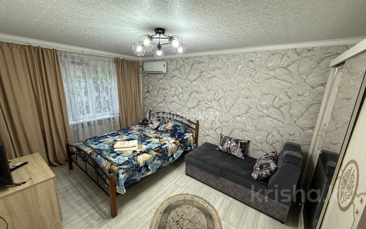 1-комнатная квартира · 29 м² · 2/5 этаж, Момышулы 4а за 13 000 ₸ в Шымкенте, Аль-Фарабийский р-н — фото 2