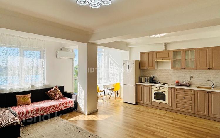 2-комнатная квартира · 64 м² · 6/9 этаж, мкр Айнабулак-2 85а за 39.8 млн ₸ в Алматы, Жетысуский р-н — фото 2