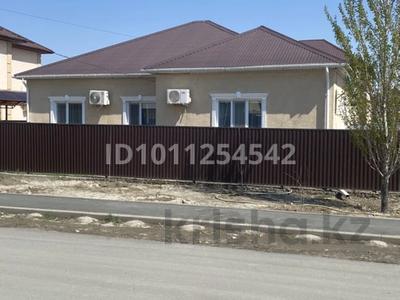 Жеке үй · 4 бөлме · 120 м² · 10 жүзд., Самал-2 ш/а., 2-презд 2, бағасы: 39 млн ₸ в Атырау, мкр Самал-2