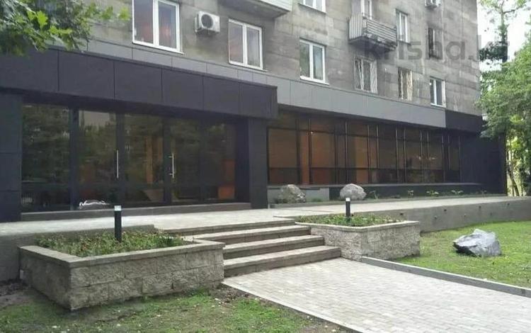 Еркін, кеңселер, дүкендер мен бутиктер, қоймалар, сұлулық салондары, білім орталықтары, ойын-сауық, конференц-залдар, кабинеттер және жұмыс орындары, студиялар · 500 м², бағасы: 5 млн ₸ в Алматы, Медеуский р-н — фото 2