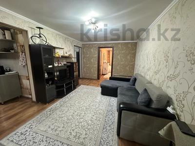 2-комнатная квартира, 49 м², 2/4 этаж, Алдиярова за 18 млн 〒 в Шымкенте, Енбекшинский р-н