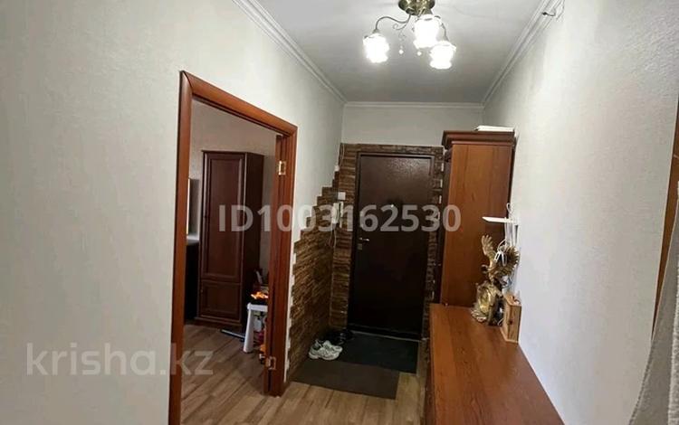 3-комнатная квартира · 70.6 м² · 7/10 этаж, Ибраева 113 — Ибраева-братьев Мусиных за 30 млн 〒 в Семее — фото 2